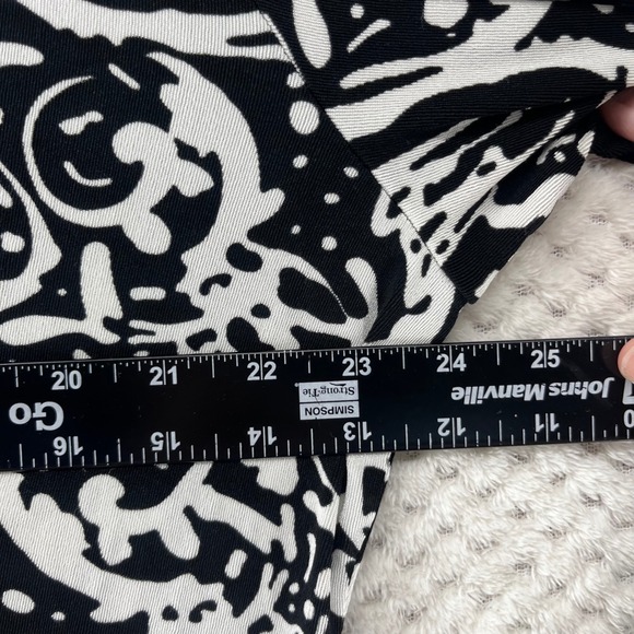 Chico's Travelers Cardigan Abstract Print Tie-Front Bell Sleeve Slinky Size 3/XL - Picture 3 of 7